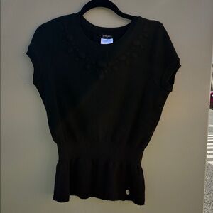 CHANEL Elegant Black Wool Short Sleeve sweater